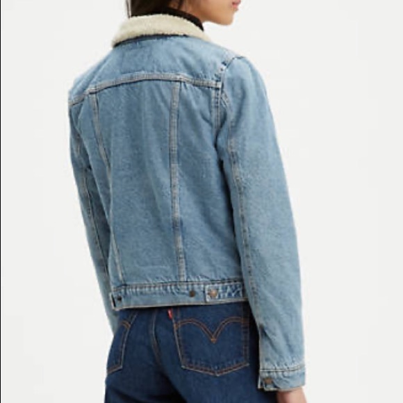 Levi’s Original Sherpa Trucker Jacket - Picture 2 of 4